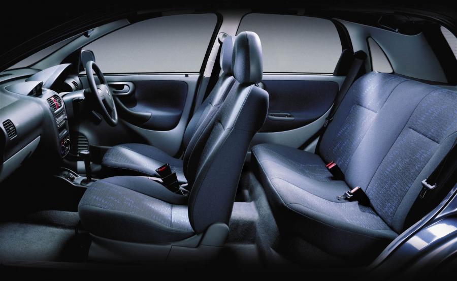  Holden Barina XC 2001 года  (фото 5 из 33)